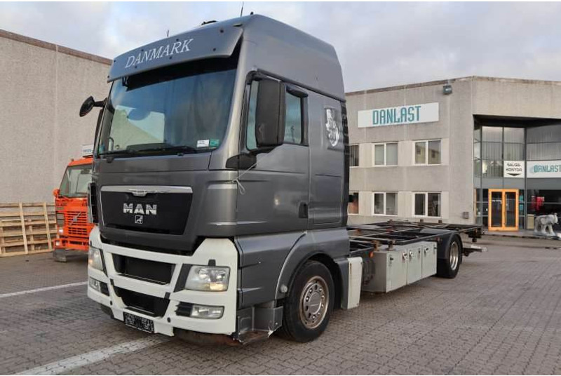 MAN TGX 18.480 Eftermonteret partikelfilter - Containertransporter/ Wissellaadbak vrachtwagen: afbeelding 1 MAN TGX 18.480 Eftermonteret partikelfilter - Containertransporter/ Wissellaadbak vrachtwagen: afbeelding 1