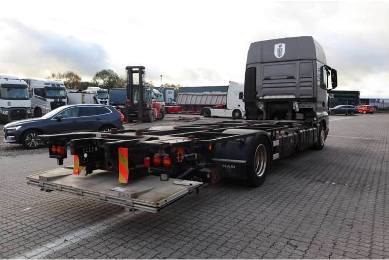 MAN TGX 18.480 Eftermonteret partikelfilter - Containertransporter/ Wissellaadbak vrachtwagen: afbeelding 4 MAN TGX 18.480 Eftermonteret partikelfilter - Containertransporter/ Wissellaadbak vrachtwagen: afbeelding 4