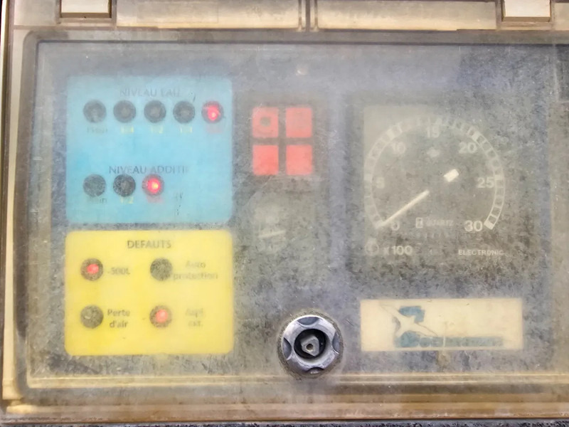 Brandweerwagen Renault M210 Arbois 3500L: afbeelding 19 Brandweerwagen Renault M210 Arbois 3500L: afbeelding 19