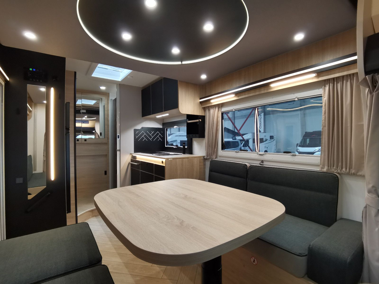 Chausson 640 TITANIUM / MODELL 2026 / 165PS /XXL-HUBBETT - Half integraal camper: afbeelding 5 Chausson 640 TITANIUM / MODELL 2026 / 165PS /XXL-HUBBETT - Half integraal camper: afbeelding 5