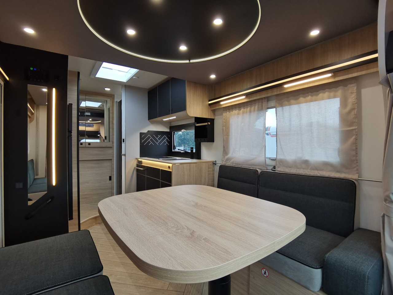 Chausson 640 TITANIUM / MODELL 2026 / 165PS /XXL-HUBBETT - Half integraal camper: afbeelding 5 Chausson 640 TITANIUM / MODELL 2026 / 165PS /XXL-HUBBETT - Half integraal camper: afbeelding 5