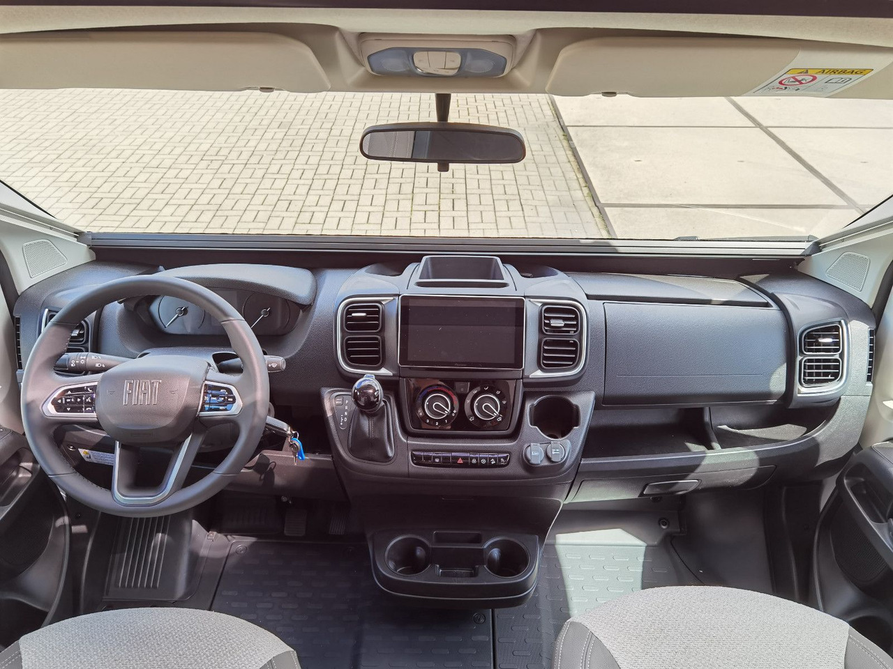 Half integraal camper Chausson 640 ULTIMATE / -2026- / XX-HUBBETT / DRIVE-PAKET: afbeelding 12 Half integraal camper Chausson 640 ULTIMATE / -2026- / XX-HUBBETT / DRIVE-PAKET: afbeelding 12