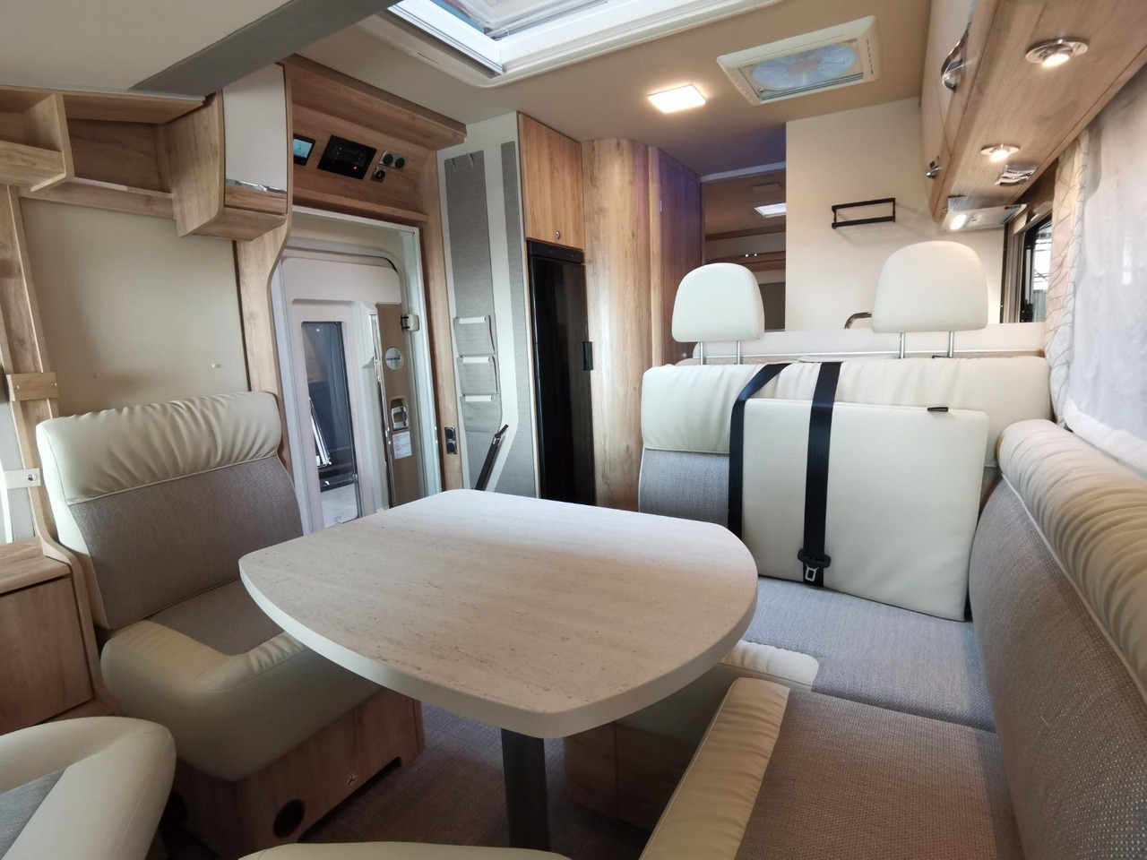 Integraal camper Eura Mobil INTEGRA LINE 720 EB /180PS-9G MAXI/ EINZELBETTEN: afbeelding 12