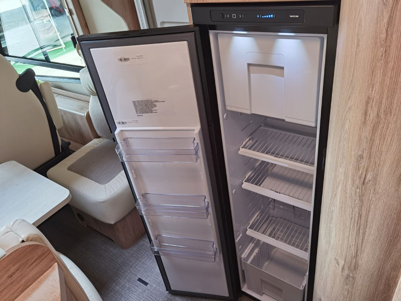 Integraal camper Eura Mobil INTEGRA LINE 720 EB /180PS-9G MAXI/ EINZELBETTEN: afbeelding 15