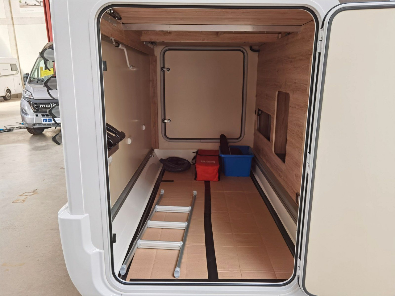 Integraal camper Eura Mobil INTEGRA LINE 720 EB /180PS-9G MAXI/ EINZELBETTEN: afbeelding 9