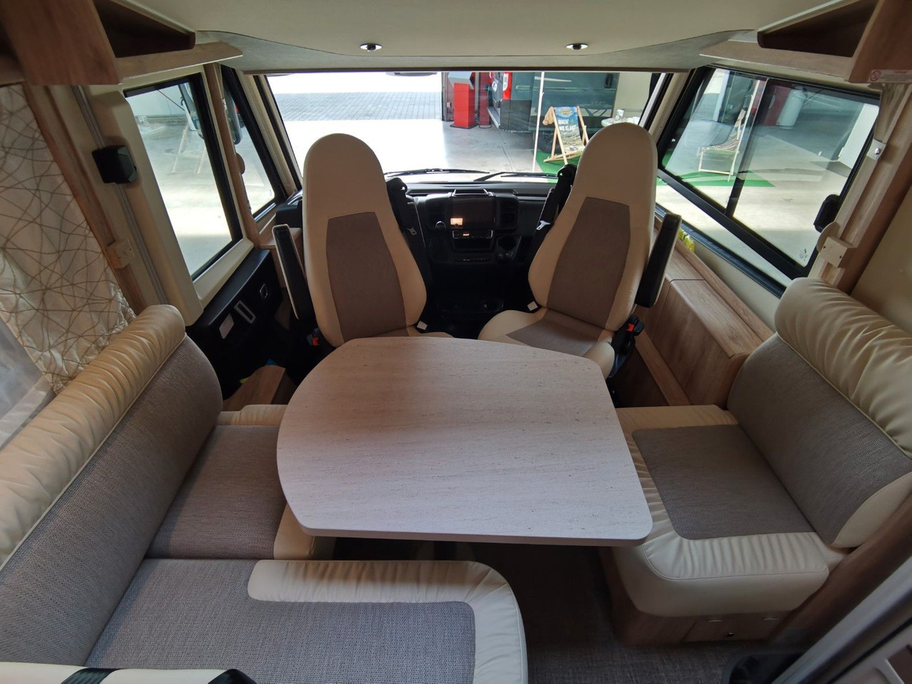 Integraal camper Eura Mobil INTEGRA LINE 720 EB /180PS-9G MAXI/ EINZELBETTEN: afbeelding 13