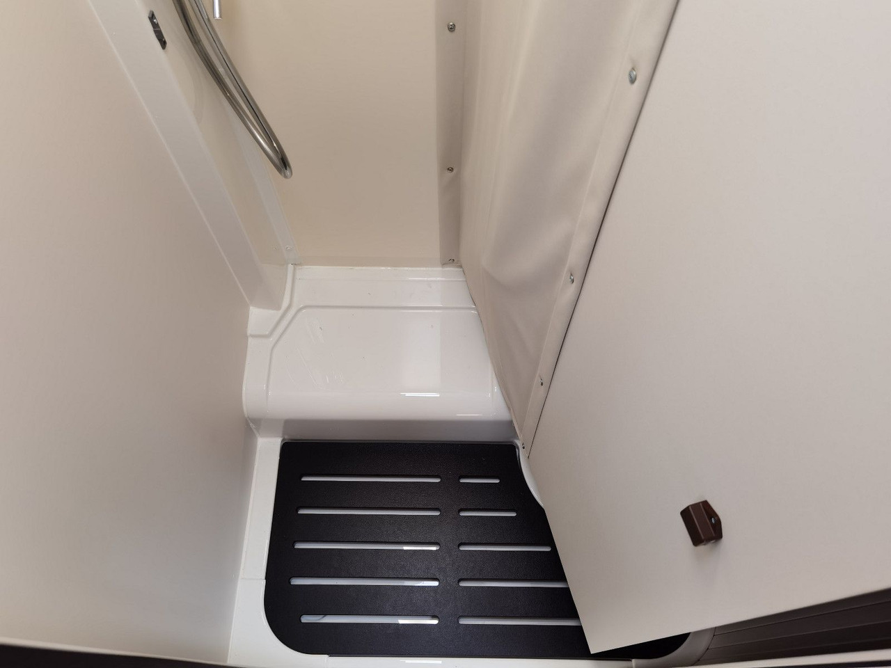 Leasing  Forster T 669 EBN COUPÈ / 165PS - DSG / EINZELBETTEN Forster T 669 EBN COUPÈ / 165PS - DSG / EINZELBETTEN: afbeelding 19