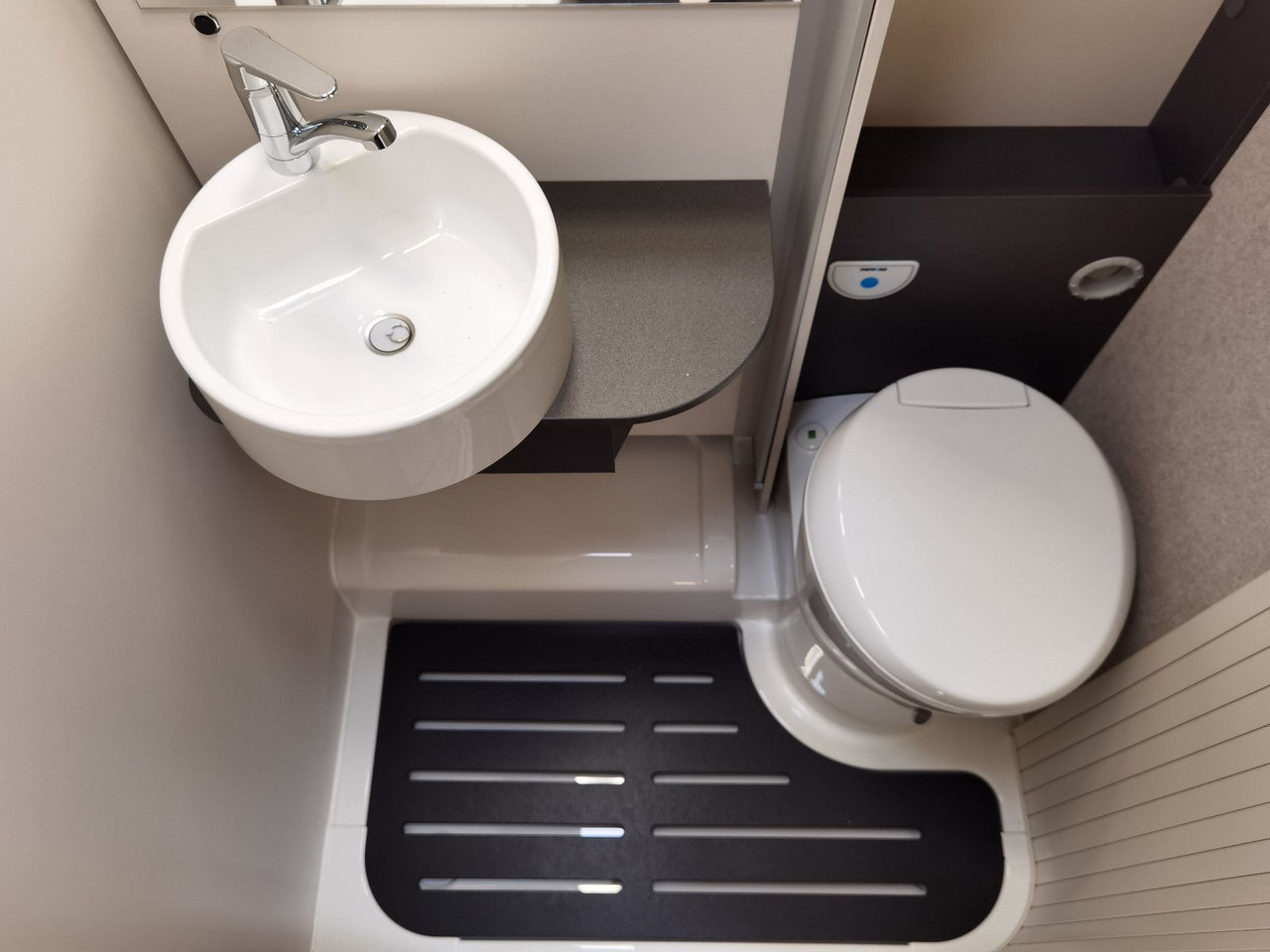 Leasing  Forster T 669 EBN COUPÈ / 165PS - DSG / EINZELBETTEN Forster T 669 EBN COUPÈ / 165PS - DSG / EINZELBETTEN: afbeelding 18