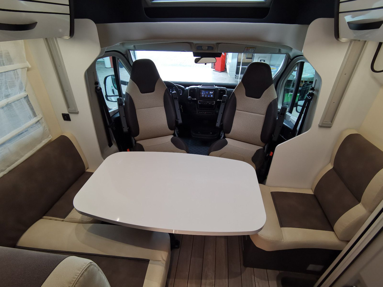 Half integraal camper Forster T 699 EB /-2025-/ 140PS/ EINZELBETTEN & HUBBETT: afbeelding 15