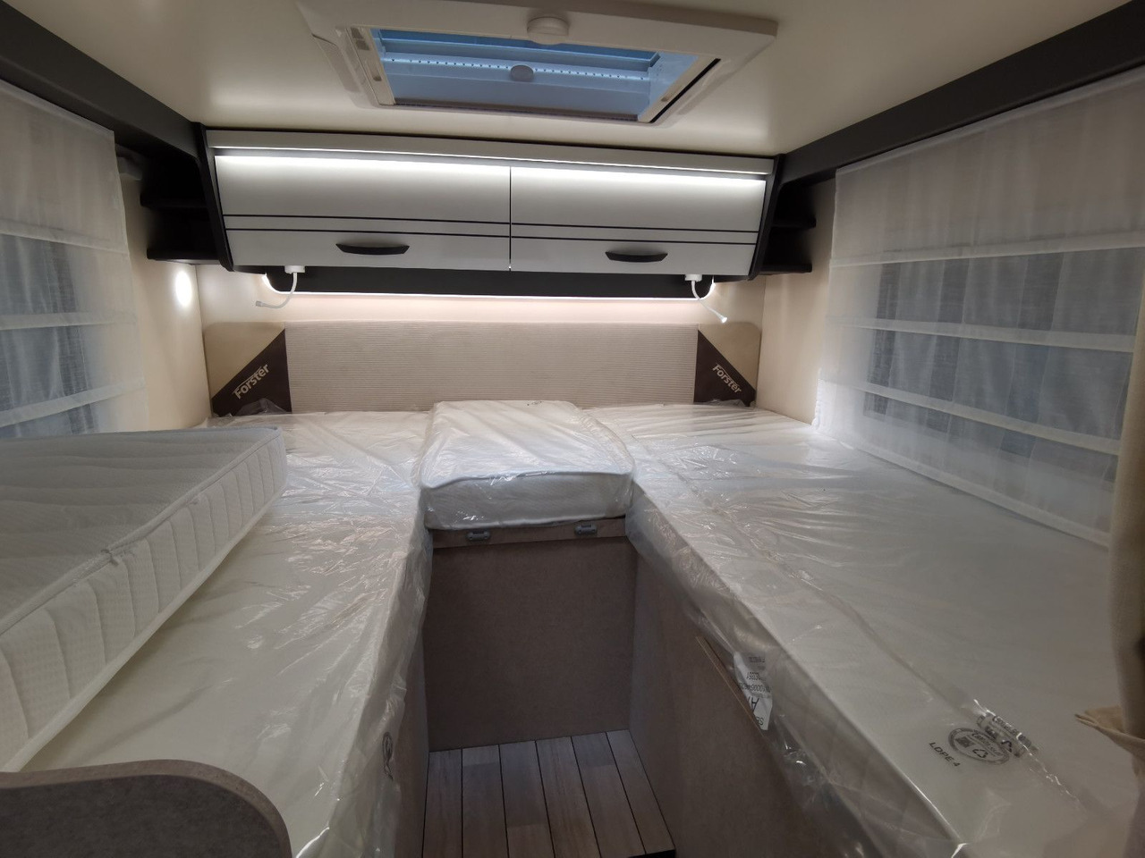 Half integraal camper Forster T 699 EB /-2025-/ 140PS/ EINZELBETTEN & HUBBETT: afbeelding 20