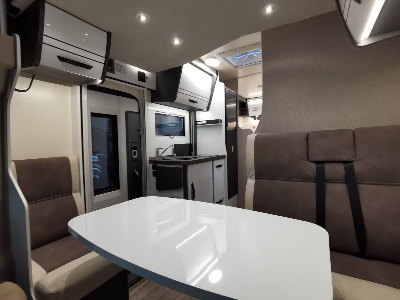 Half integraal camper Forster T 699 EB /-2025-/ 140PS/ EINZELBETTEN & HUBBETT: afbeelding 16