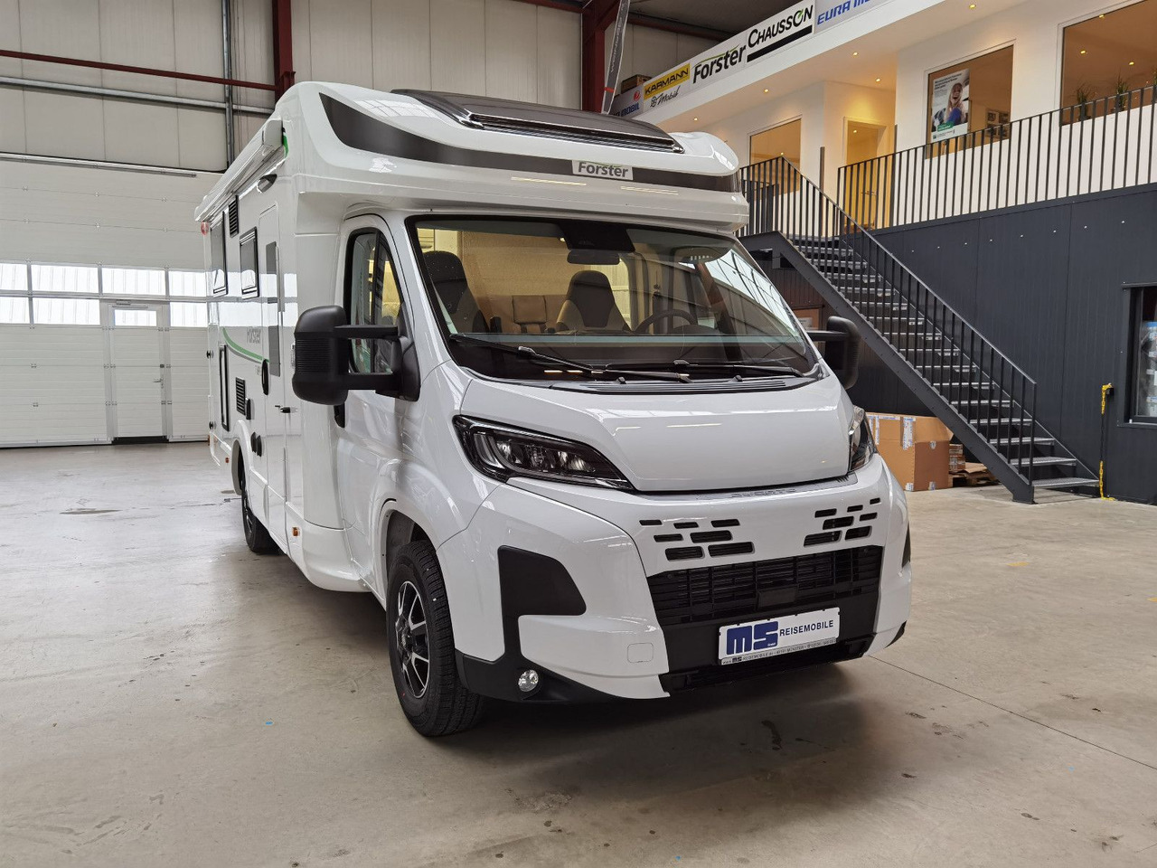 Half integraal camper Forster T 699 EB /-2025-/ 140PS/ EINZELBETTEN & HUBBETT: afbeelding 9