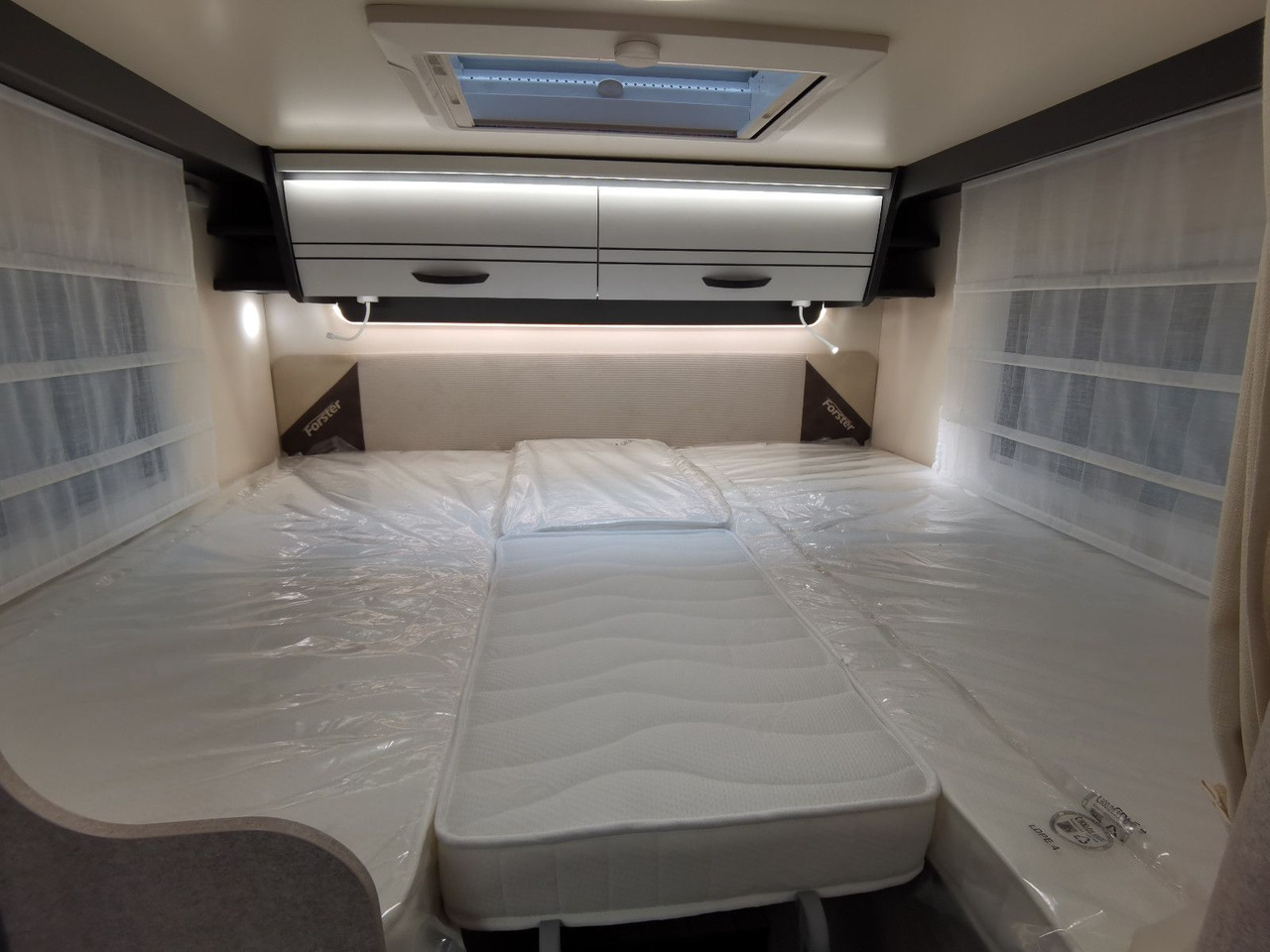 Half integraal camper Forster T 699 EB /-2025-/ 140PS/ EINZELBETTEN & HUBBETT: afbeelding 21