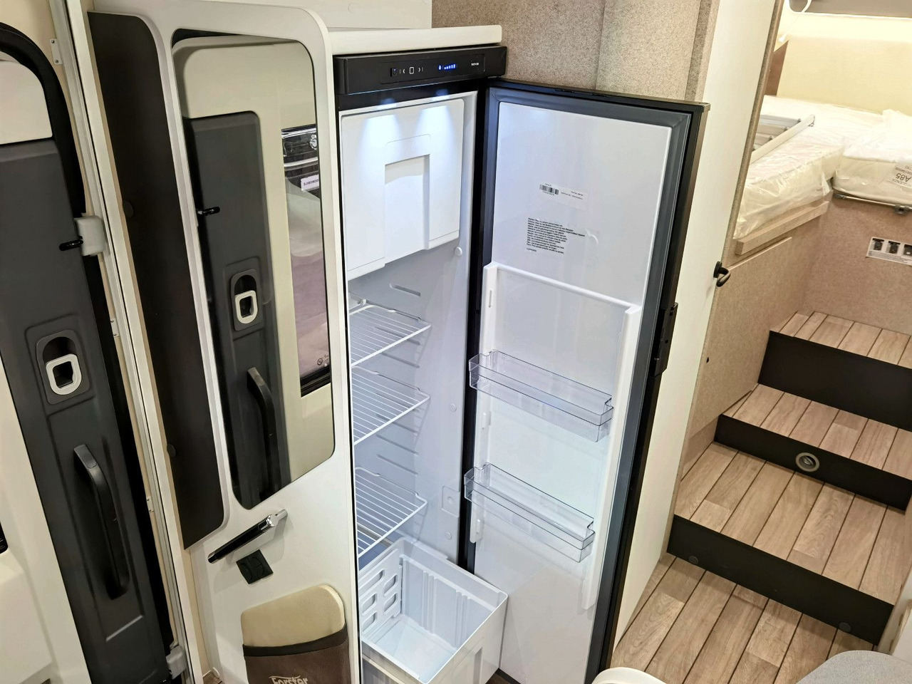 Half integraal camper Forster T 745 EB /-MODELL 2025- / EINZELBETTEN & RAUMBAD: afbeelding 17