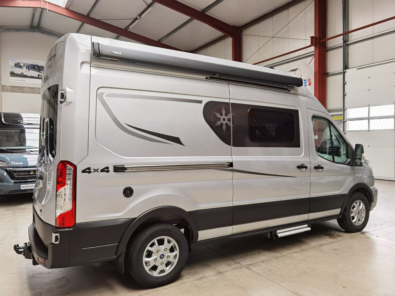 Karmann DEXTER 570 /170PS-4x4 /SOLAR/ AHK / EINZELBETTEN - Buscamper: afbeelding 4 Karmann DEXTER 570 /170PS-4x4 /SOLAR/ AHK / EINZELBETTEN - Buscamper: afbeelding 4