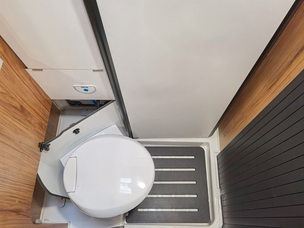 Buscamper Karmann DEXTER 580 /-MODELL 2026-/ PANORAMA DACHFENSTER: afbeelding 21