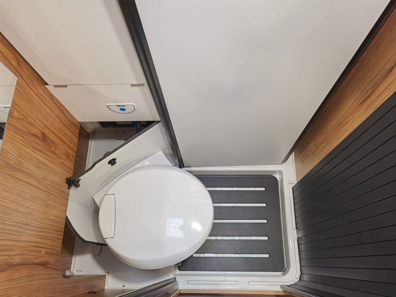 Buscamper Karmann DEXTER 580 /-MODELL 2026-/ PANORAMA DACHFENSTER: afbeelding 19 Buscamper Karmann DEXTER 580 /-MODELL 2026-/ PANORAMA DACHFENSTER: afbeelding 19