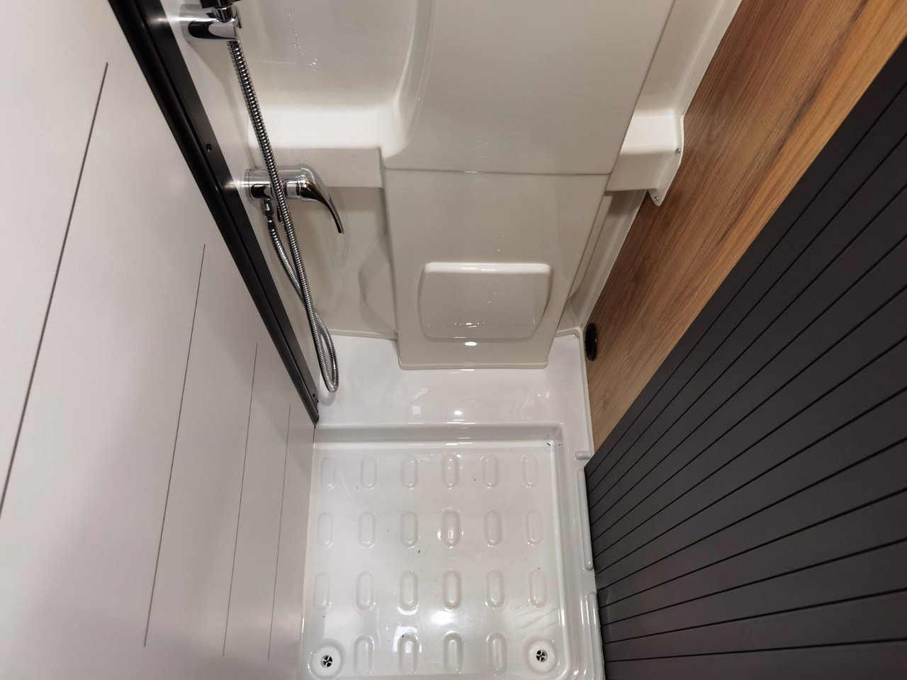 Buscamper Karmann DEXTER 580 /-MODELL 2026-/ PANORAMA DACHFENSTER: afbeelding 22