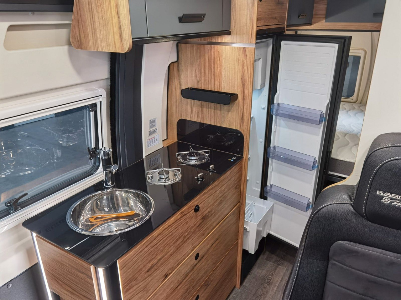 Buscamper Karmann DEXTER 580 /-MODELL 2026-/ PANORAMA DACHFENSTER: afbeelding 14 Buscamper Karmann DEXTER 580 /-MODELL 2026-/ PANORAMA DACHFENSTER: afbeelding 14