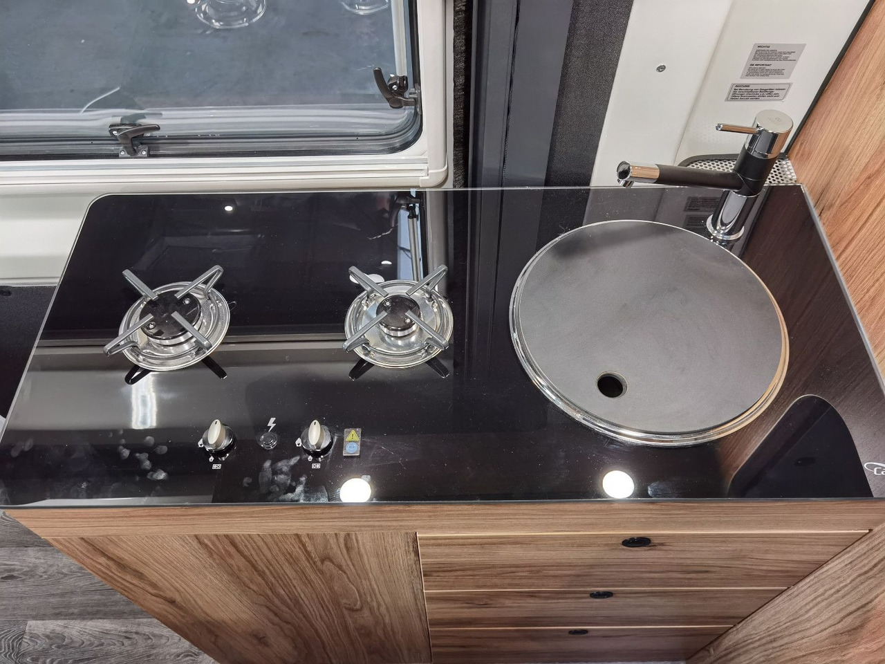 Karmann DEXTER 600 /2026/8G.AUTOM./ EINZELBETTEN 5.99M - Buscamper: afbeelding 5 Karmann DEXTER 600 /2026/8G.AUTOM./ EINZELBETTEN 5.99M - Buscamper: afbeelding 5
