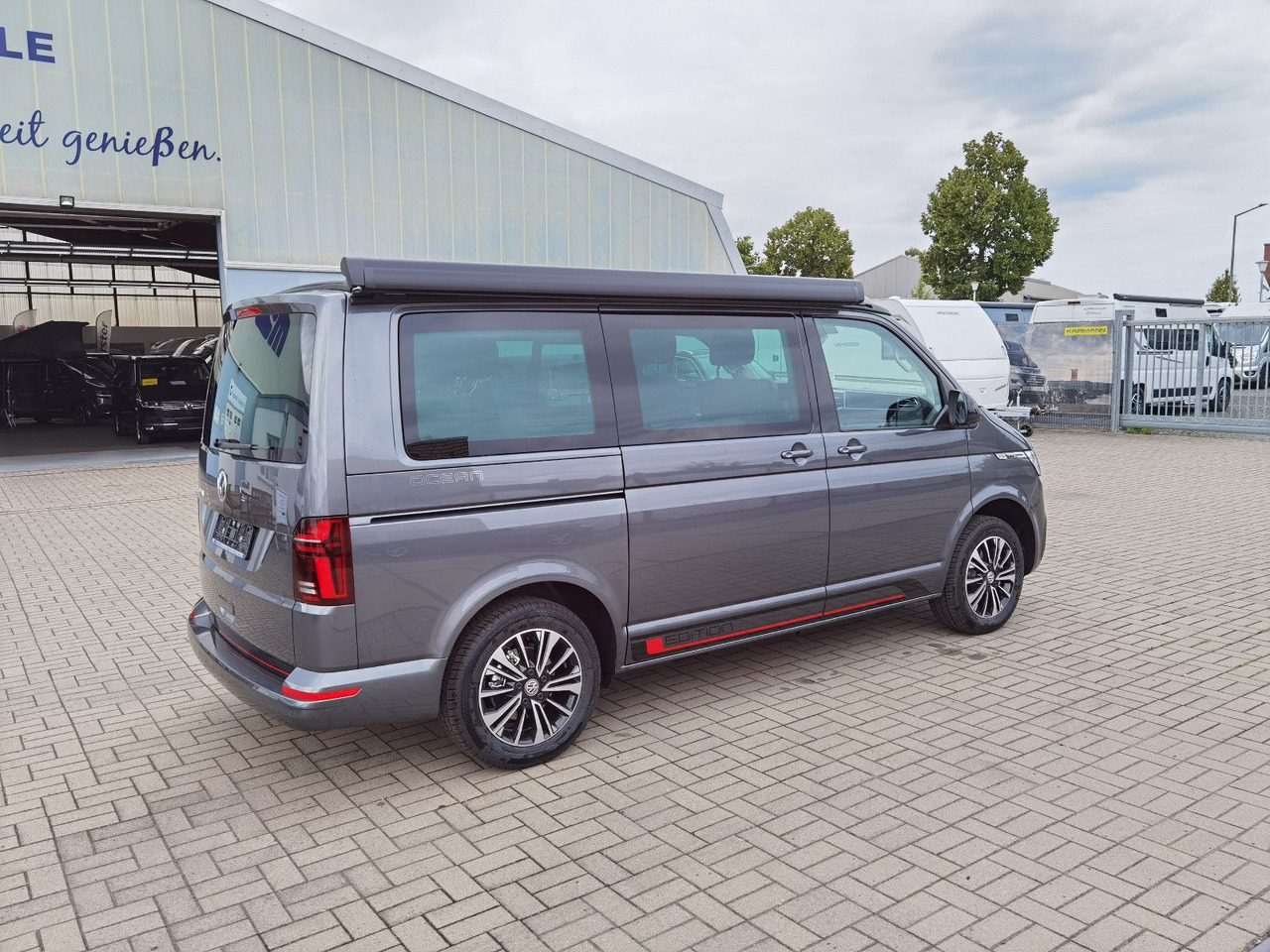 Volkswagen T6.1 CALIFORNIA OCEAN EDITION / DSG / NAVI / ACC - Buscamper: afbeelding 4 Volkswagen T6.1 CALIFORNIA OCEAN EDITION / DSG / NAVI / ACC - Buscamper: afbeelding 4