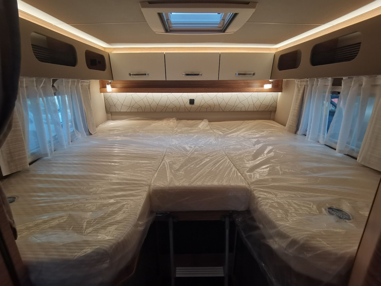 Half integraal camper Weinsberg CARACOMPACT 640 MEG EDITION-PEPPER / 170PS - 9G.: afbeelding 18