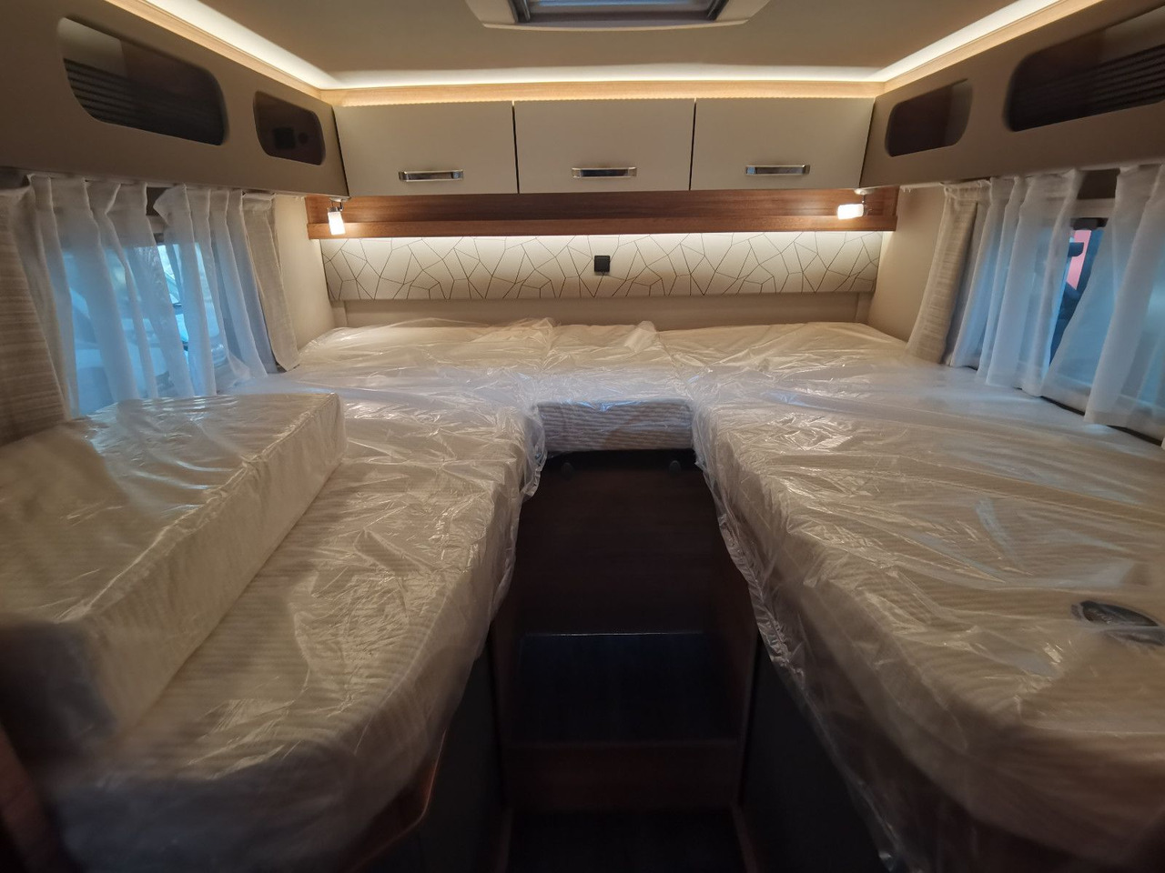 Half integraal camper Weinsberg CARACOMPACT 640 MEG EDITION-PEPPER / 170PS - 9G.: afbeelding 17