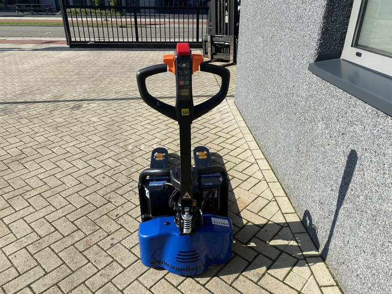 Electrische pallet truck HWE15 Nieuw elektrisch Lion accu HWE15 - Palletwagen: afbeelding 4 Electrische pallet truck HWE15 Nieuw elektrisch Lion accu HWE15 - Palletwagen: afbeelding 4