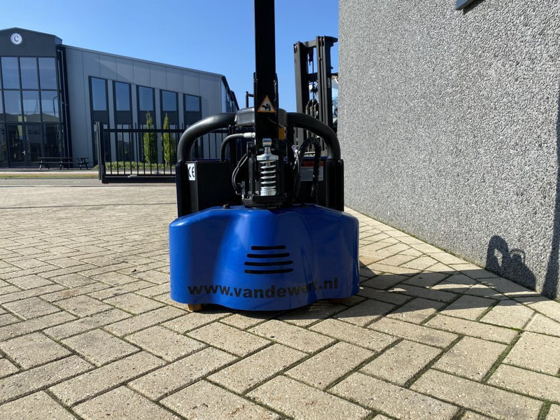 Electrische pallet truck HWE15 Nieuw elektrisch Lion accu HWE15 - Palletwagen: afbeelding 3 Electrische pallet truck HWE15 Nieuw elektrisch Lion accu HWE15 - Palletwagen: afbeelding 3