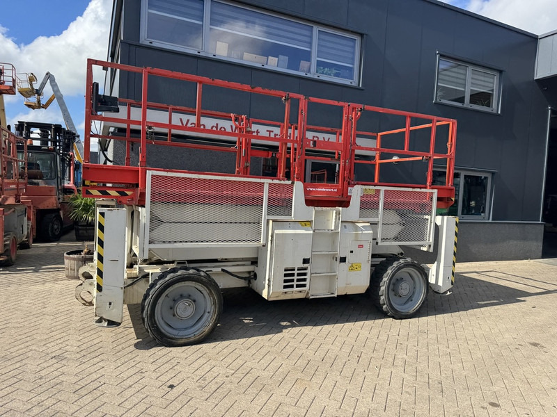 Genie GS 3390 RT Schaarhoogwerker / Scissor Lift / Arbeitsbuhne 12mtr werkhoogte 4x4 Deutz DIESEL 2013 - Schaarlift: afbeelding 2 Genie GS 3390 RT Schaarhoogwerker / Scissor Lift / Arbeitsbuhne 12mtr werkhoogte 4x4 Deutz DIESEL 2013 - Schaarlift: afbeelding 2