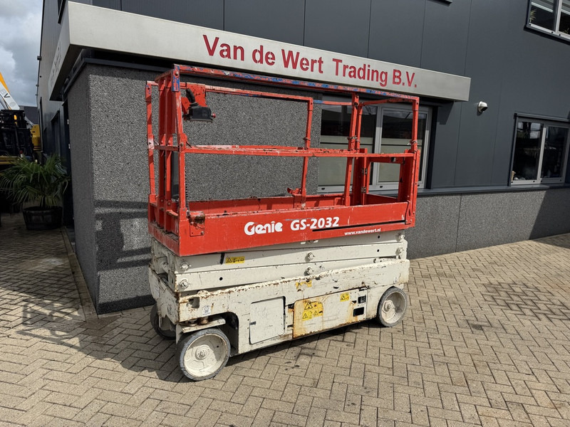 Genie GS2032 schaarlift schaar hoogwerker 2011 uur 8mtr werkhoogte - Schaarlift: afbeelding 2 Genie GS2032 schaarlift schaar hoogwerker 2011 uur 8mtr werkhoogte - Schaarlift: afbeelding 2