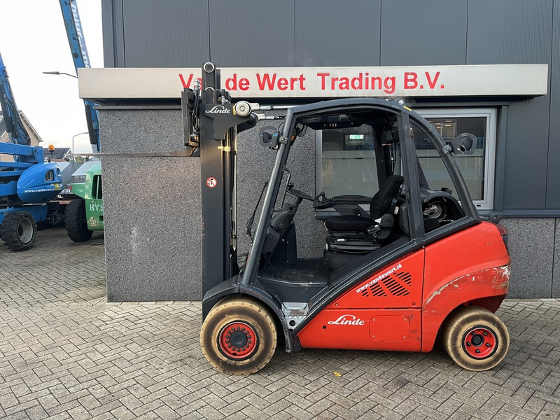 Linde H25T triplo465 sideshift 4e functie 2010 LPG - LPG heftruck: afbeelding 3 Linde H25T triplo465 sideshift 4e functie 2010 LPG - LPG heftruck: afbeelding 3