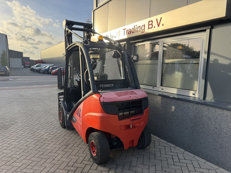 Linde H30D-02 Duplo 450 Sideshift / Vorkversteller VW Diesel 2014 - Diesel heftruck: afbeelding 4 Linde H30D-02 Duplo 450 Sideshift / Vorkversteller VW Diesel 2014 - Diesel heftruck: afbeelding 4