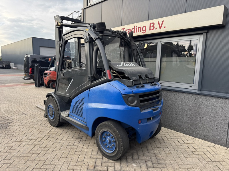 Linde H45T Duplo 400 Freelift / Sideshift / 4e Functie LPG 2005 - LPG heftruck: afbeelding 4 Linde H45T Duplo 400 Freelift / Sideshift / 4e Functie LPG 2005 - LPG heftruck: afbeelding 4