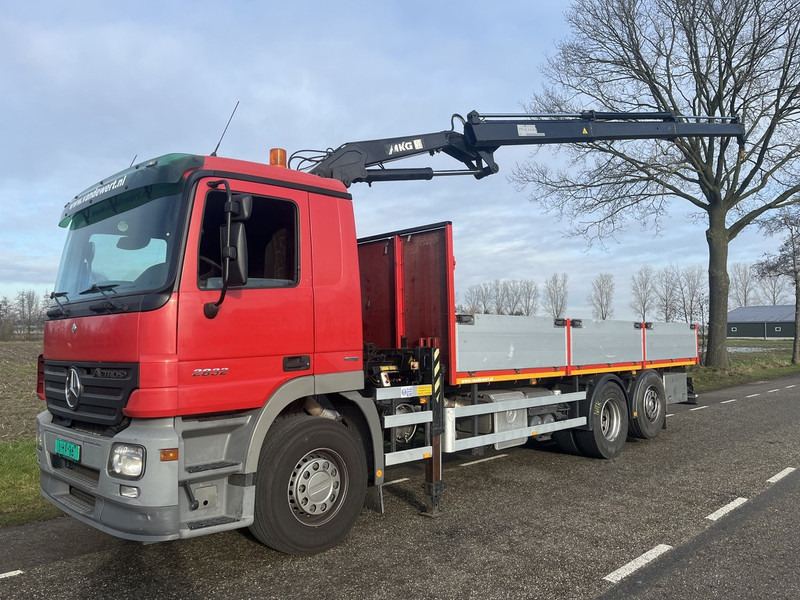 Mercedes-Benz ACTROS 2832 - MKG HKL140 - automaat - EURO5 -lift/stuur as - 600dkm - 2006 - Vrachtwagen met open laadbak, Kraanwagen: afbeelding 1 Mercedes-Benz ACTROS 2832 - MKG HKL140 - automaat - EURO5 -lift/stuur as - 600dkm - 2006 - Vrachtwagen met open laadbak, Kraanwagen: afbeelding 1