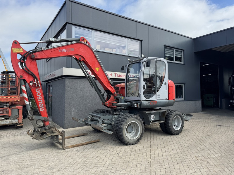 Neuson 9503 WD Mobiele Kraan 2009 Palletvork, Smalle Bak / Breede Bak 8860hours Deutz Diesel. - Mobiele kraan: afbeelding 3 Neuson 9503 WD Mobiele Kraan 2009 Palletvork, Smalle Bak / Breede Bak 8860hours Deutz Diesel. - Mobiele kraan: afbeelding 3