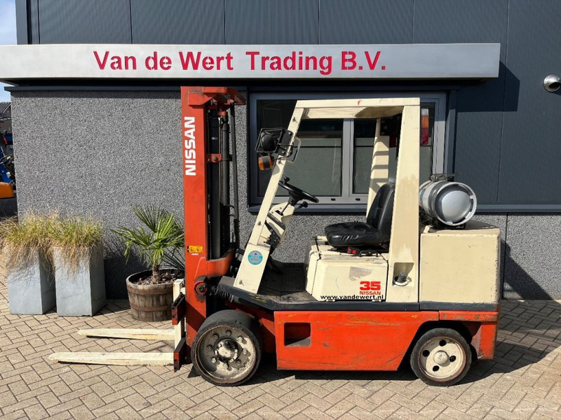 Nissan FG35U heftruck dulpo310 freelift 3e functie LPG COMPACT - LPG heftruck: afbeelding 1 Nissan FG35U heftruck dulpo310 freelift 3e functie LPG COMPACT - LPG heftruck: afbeelding 1