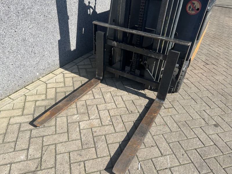 Still Heftruck Still R60-16 Triplo 490 Freelift Elektrisch 2000 - Elektrische heftruck: afbeelding 5 Still Heftruck Still R60-16 Triplo 490 Freelift Elektrisch 2000 - Elektrische heftruck: afbeelding 5