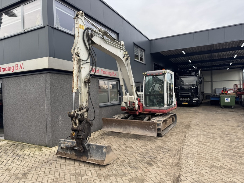 Takeuchi TB175 Graafmachine Rups 2008 Yanmar Diesel inclusief 5 bakken + palletvork - Rupsgraafmachine: afbeelding 5 Takeuchi TB175 Graafmachine Rups 2008 Yanmar Diesel inclusief 5 bakken + palletvork - Rupsgraafmachine: afbeelding 5