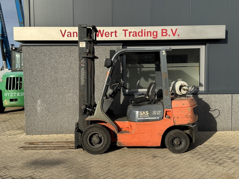 Toyota 42-7FGF25 duplo 400 3e / 4e Functie LPG 2001 - LPG heftruck: afbeelding 1 Toyota 42-7FGF25 duplo 400 3e / 4e Functie LPG 2001 - LPG heftruck: afbeelding 1