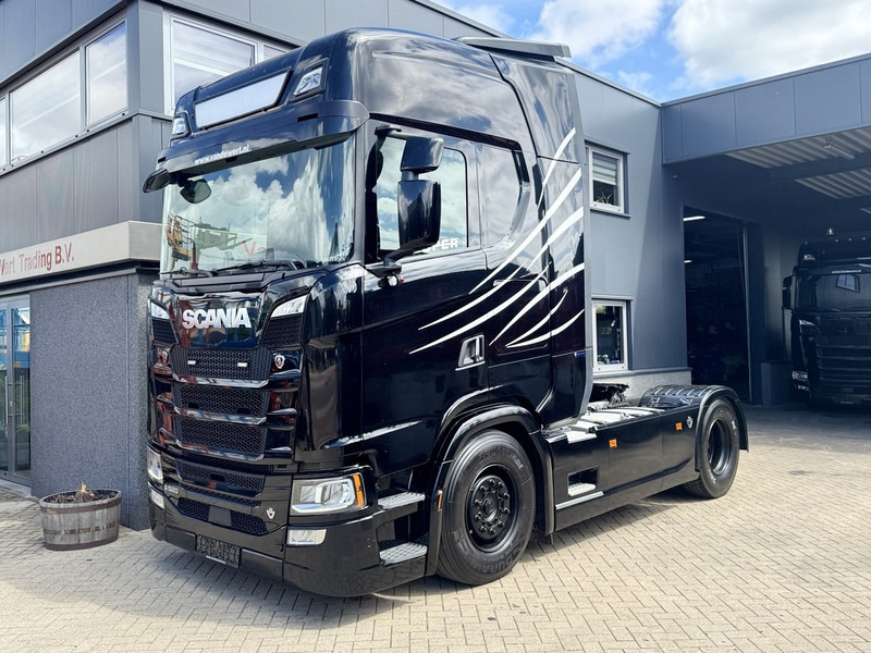 Scania S520 V8 4x2 Full Air - Automaat - Retarder - Euro 6 - I Park Cool - 2018 - TUV 02-2026 - Trekker: afbeelding 2 Scania S520 V8 4x2 Full Air - Automaat - Retarder - Euro 6 - I Park Cool - 2018 - TUV 02-2026 - Trekker: afbeelding 2