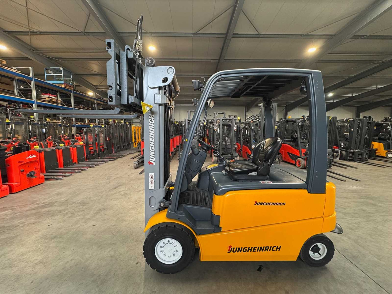 03/2019 SERVICE + UVV 09/2026 JUNGHEINRICH EFG-VAC30 3,000KG TRIPLEX ELECTRIC FORKLIFT 3RD + 4TH VALVE 1,793 HOURS - Heftruck: afbeelding 1 03/2019 SERVICE + UVV 09/2026 JUNGHEINRICH EFG-VAC30 3,000KG TRIPLEX ELECTRIC FORKLIFT 3RD + 4TH VALVE 1,793 HOURS - Heftruck: afbeelding 1