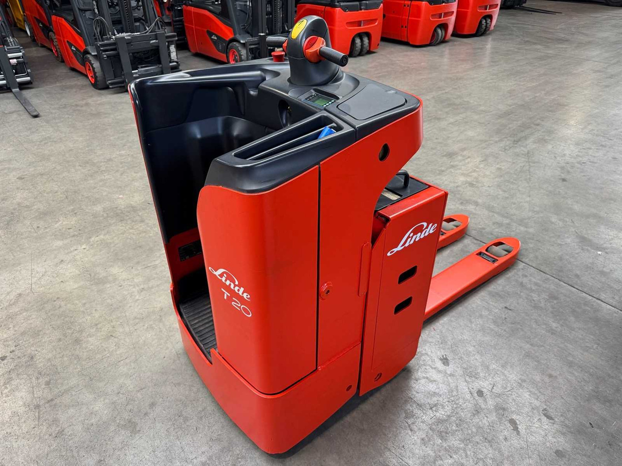 13/2024 SERVICE +UVV 10/2026 LINDE T20SF 2.000KG PALLET TRUCK ANT STACKER 3.098 HOURS - Heftruck: afbeelding 4 13/2024 SERVICE +UVV 10/2026 LINDE T20SF 2.000KG PALLET TRUCK ANT STACKER 3.098 HOURS - Heftruck: afbeelding 4
