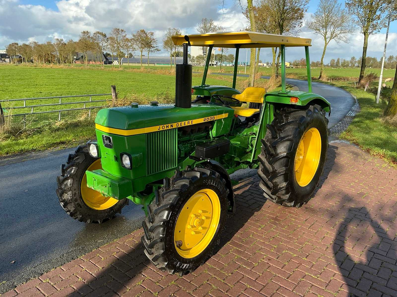 1977 JOHN DEERE 2030S ALL-WHEEL DRIVE FARM TRACTOR - Tractor: afbeelding 2 1977 JOHN DEERE 2030S ALL-WHEEL DRIVE FARM TRACTOR - Tractor: afbeelding 2