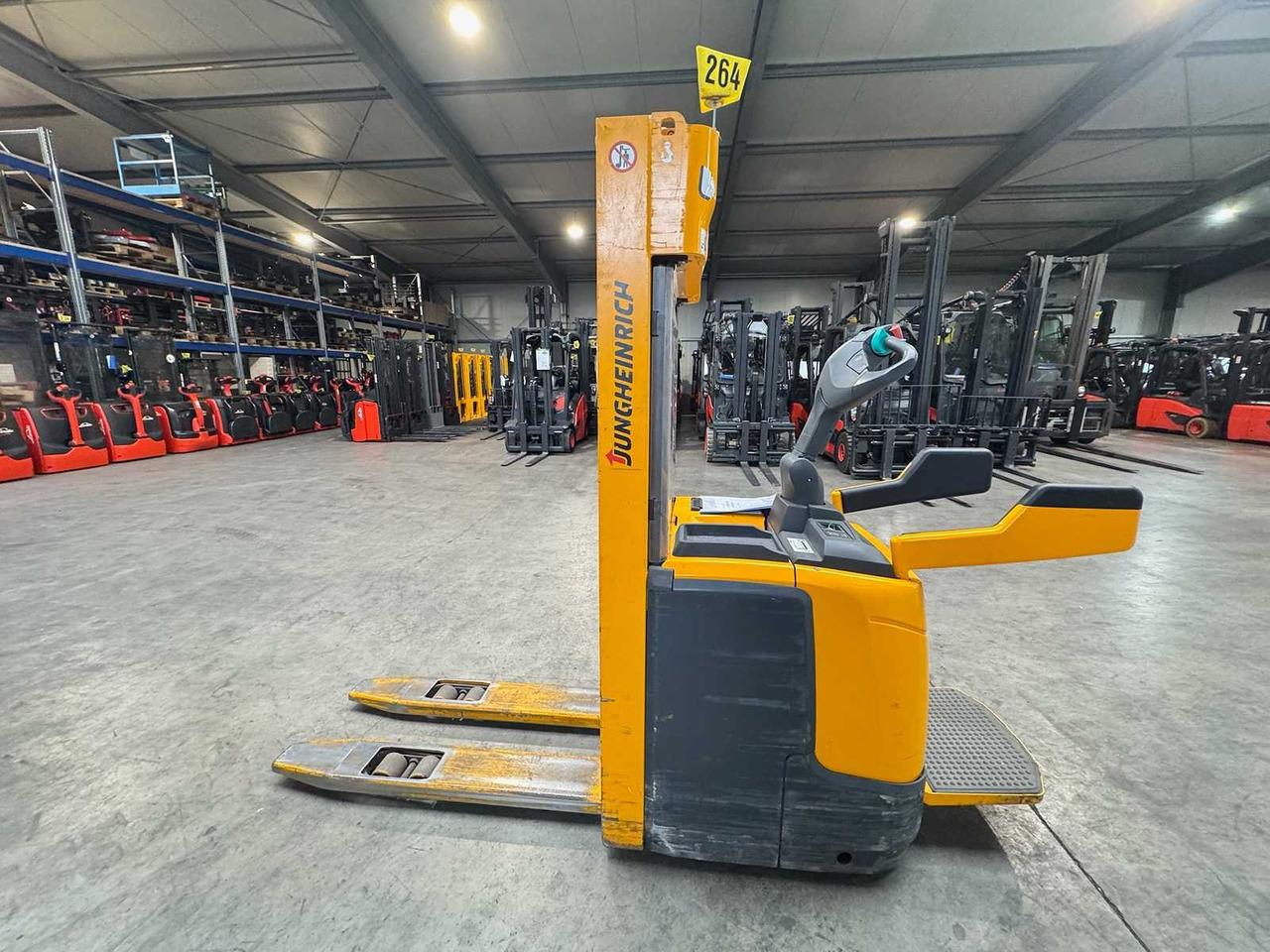 20/2019 SERVICE+UVV 10/2026 JUNGHEINRICH ERC214 1,400KG STACKER PALLET TRUCK ANT FREE LIFT - Heftruck: afbeelding 5 20/2019 SERVICE+UVV 10/2026 JUNGHEINRICH ERC214 1,400KG STACKER PALLET TRUCK ANT FREE LIFT - Heftruck: afbeelding 5