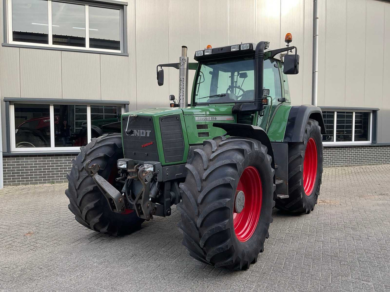2000 FENDT FAVORIT 816 ALL-WHEEL DRIVE AGRICULTURAL TRACTOR - Tractor: afbeelding 2 2000 FENDT FAVORIT 816 ALL-WHEEL DRIVE AGRICULTURAL TRACTOR - Tractor: afbeelding 2