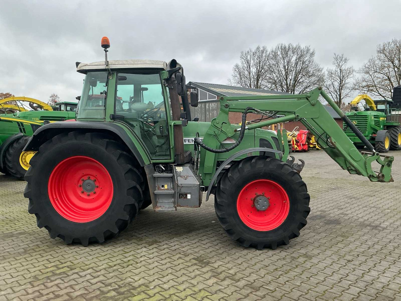 2001 FENDT 716 VARIO ALL-WHEEL DRIVE FARM TRACTOR - Tractor: afbeelding 3 2001 FENDT 716 VARIO ALL-WHEEL DRIVE FARM TRACTOR - Tractor: afbeelding 3