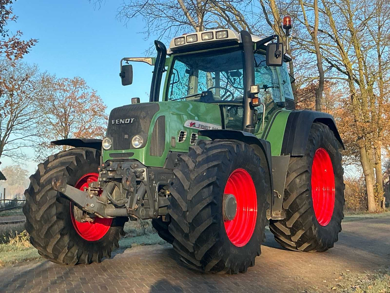 2004 FENDT 818 VARIO TMS ALL-WHEEL DRIVE FARM TRACTOR - Tractor: afbeelding 1 2004 FENDT 818 VARIO TMS ALL-WHEEL DRIVE FARM TRACTOR - Tractor: afbeelding 1