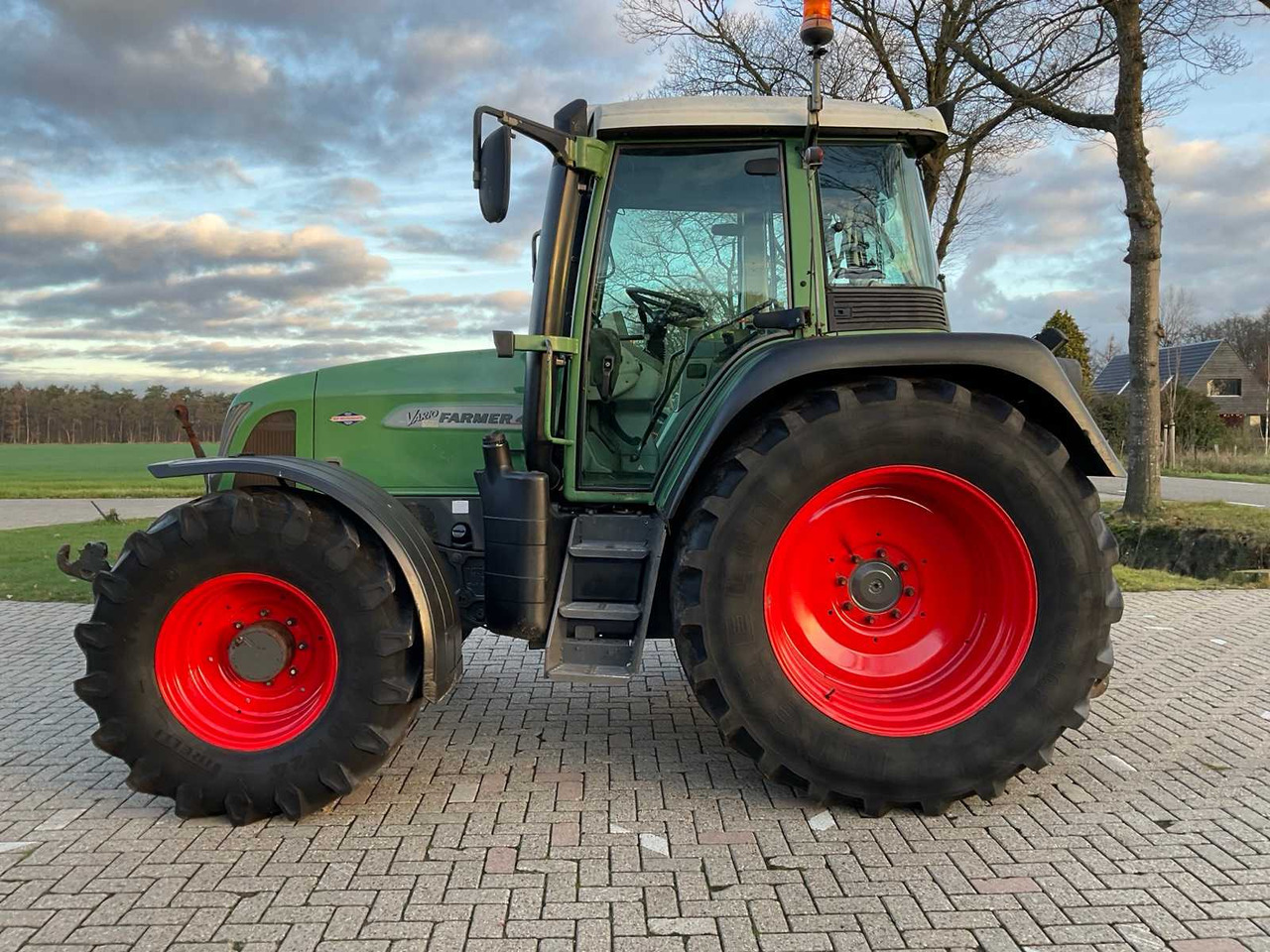 Tractor 2005 FENDT FARMER 412 VARIO ALL-WHEEL DRIVE FARM TRACTOR: afbeelding 8 Tractor 2005 FENDT FARMER 412 VARIO ALL-WHEEL DRIVE FARM TRACTOR: afbeelding 8