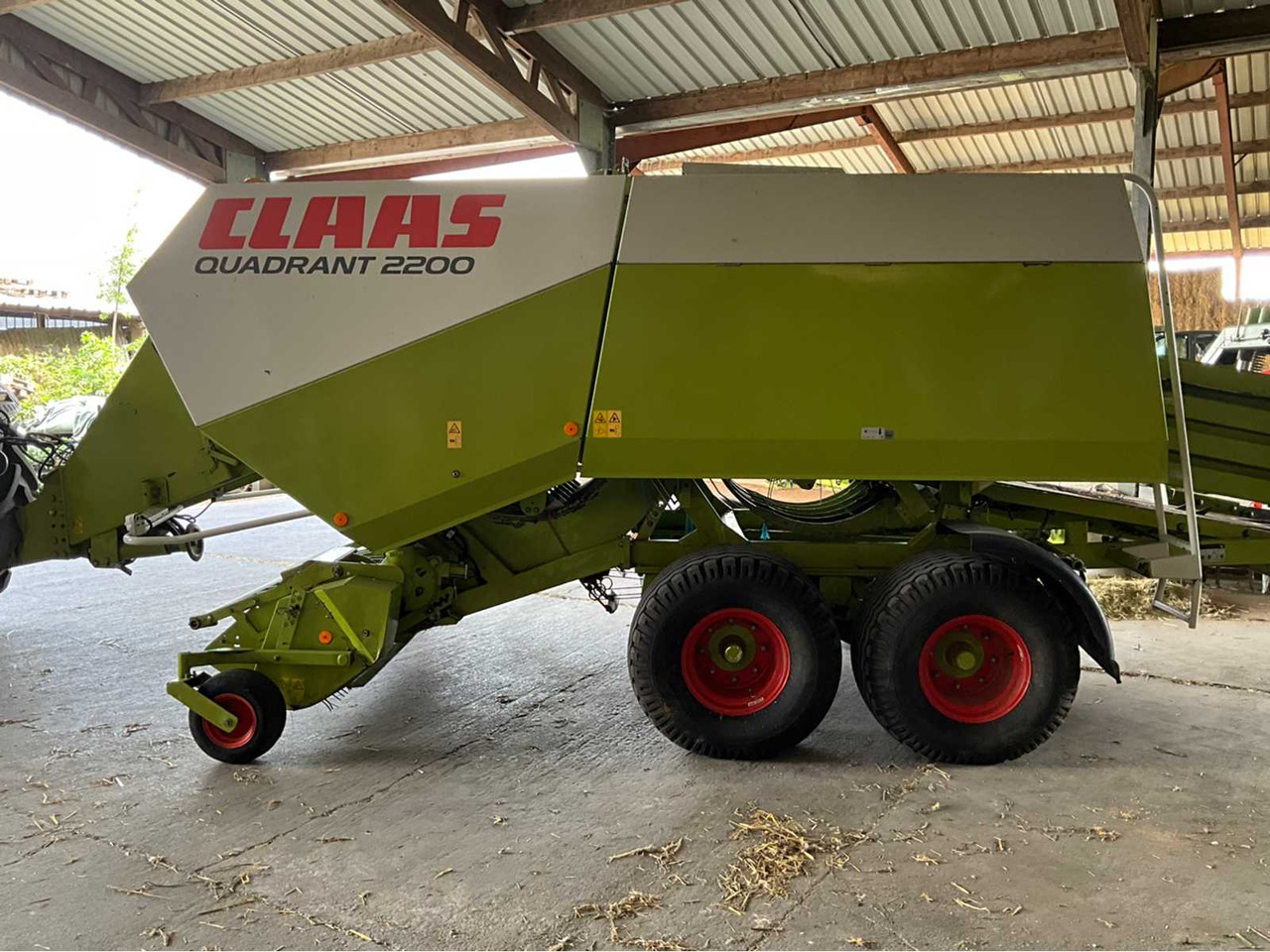 2006 Claas Quadrant 2200 baler - Vierkante balenpers: afbeelding 2 2006 Claas Quadrant 2200 baler - Vierkante balenpers: afbeelding 2
